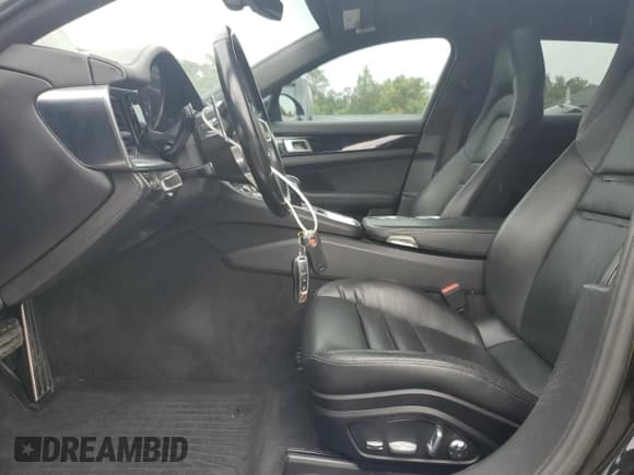 ✅ 2018 Porsche Panamera • VIN: WP0CB2A76JL190465 • Lot: 69344615. Wystawiony na Copart z przebiegiem 146 962 mil. Bezpłatny archiwum sprzedaży aukcyjnych z USA i szczegółowy raport historii pojazdu na DreamBid. Zdjęcie 7.