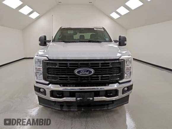 ✅ 2024 Ford F-250 XL • VIN: 1FT7W2BT1REC98798 • Lot: 94122225. Listed on Copart with 57,643 mi. Free auction sales archive from the USA and detailed vehicle history report at DreamBid. Image 5.