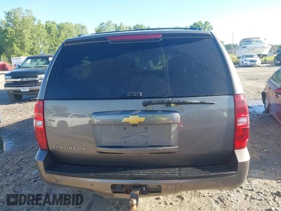 2014 Chevrolet Suburban LT z VIN 1GNSKJE76ER214080, wystawiony jako IAAI lot #42766041 z przebiegiem 204 832 mil mil oraz . Historia ofert i sprzedaży dostępna na DreamBid. Obrazek 16.