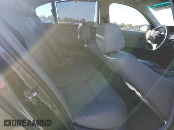 ✅ 2006 BMW 3 Series 330i • VIN: WBAVB33506PS11771 • Lot: 82655785. Listed on Copart with 141,572 mi. Free auction sales archive from the USA and detailed vehicle history report at DreamBid. Image 10.