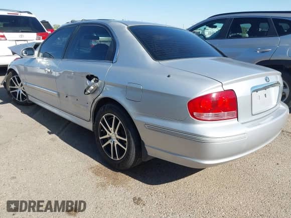 2002 Hyundai Sonata GLS с VIN KMHWF35H22A712365, выставлен на аукционе IAAI как лот 42169257 с пробегом 115 702 миль миль и . История ставок и продаж доступна на DreamBid. Изображение 3.