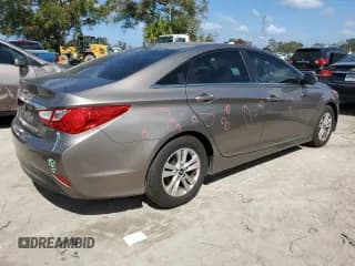 ✅ 2014 Hyundai Sonata GLS • VIN: 5NPEB4AC2EH897476 • Lot: 76449874. Wystawiony na Copart z przebiegiem 142 679 mil. Bezpłatny archiwum sprzedaży aukcyjnych z USA i szczegółowy raport historii pojazdu na DreamBid. Zdjęcie 3.