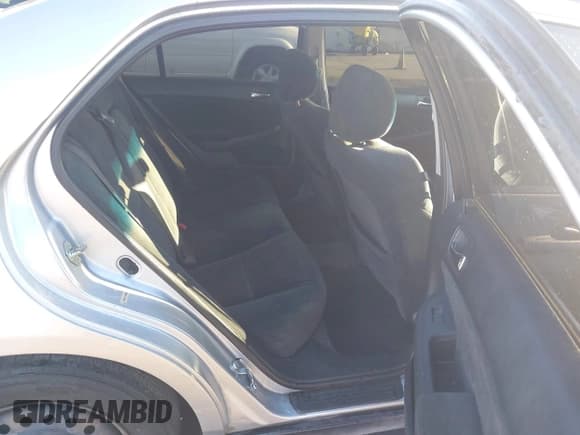 ✅ 2004 Honda Accord LX • VIN: 1HGCM66334A011601 • Lot: 43772923. Listed on IAAI with 254,442 mi. Free auction sales archive from the USA and detailed vehicle history report at DreamBid. Image 8.