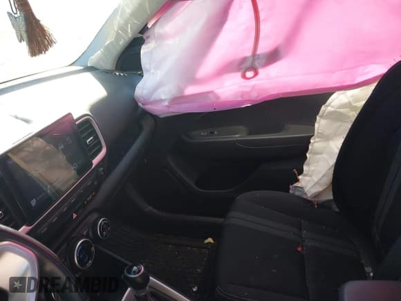 ✅ 2022 Hyundai Venue SEL • VIN: KMHRC8A32NU155585 • Lot: 41271667. Listed on IAAI with 41,332 mi. Free auction sales archive from the USA and detailed vehicle history report at DreamBid. Image 5.