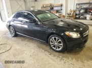 ✅ 2017 Mercedes-Benz C 300 • VIN: WDDWF4KB3HR228313 • Lot: 44184725. Wystawiony na Copart z przebiegiem 73 950 mil. Bezpłatny archiwum sprzedaży aukcyjnych z USA i szczegółowy raport historii pojazdu na DreamBid. Zdjęcie 4.