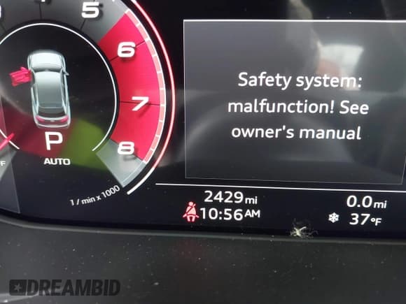 ✅ 2024 Audi SQ5 Sportback Premium Plus • VIN: WA124AFY6R2104522 • Lot: 40980151. Listed on IAAI with 2,429 mi. Free auction sales archive from the USA and detailed vehicle history report at DreamBid. Image 15.