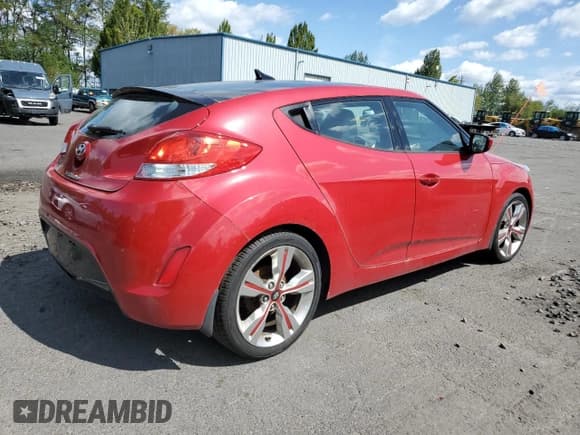 ✅ 2014 Hyundai Veloster • VIN: KMHTC6AD7EU190111 • Lot: 69395064. Wystawiony na Copart z przebiegiem 98 189 mil. Bezpłatny archiwum sprzedaży aukcyjnych z USA i szczegółowy raport historii pojazdu na DreamBid. Zdjęcie 3.