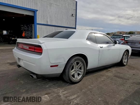 ✅ 2012 Dodge Challenger R/T Plus • VIN: 2C3CDYBT8CH170408 • Лот: 93379245. Опубликован ранее на Copart с пробегом 167 400 миль. Бесплатный доступ к архиву аукционных продаж из США и подробный отчёт об истории автомобиля на DreamBid. Изображение 3.