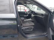 ✅ 2022 Ford Explorer XLT • VIN: 1FMSK8DH3NGA69714 • Lot: 42164169. Wystawiony na IAAI z przebiegiem 53 081 mil. Bezpłatny archiwum sprzedaży aukcyjnych z USA i szczegółowy raport historii pojazdu na DreamBid. Zdjęcie 5.