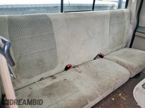 ✅ 2001 Ford F-250 XL • VIN: 1FTNX20S81EA22220 • Lot: 54601245. Wystawiony na Copart z przebiegiem 137 652 mil. Bezpłatny archiwum sprzedaży aukcyjnych z USA i szczegółowy raport historii pojazdu na DreamBid. Zdjęcie 10.