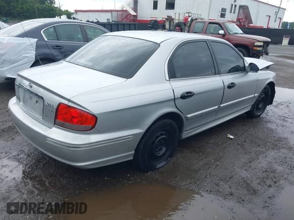 2005 Hyundai Sonata GL с VIN KMHWF25H55A173819, выставлен на аукционе IAAI как лот 42602759 с пробегом 237 962 миль миль и . История ставок и продаж доступна на DreamBid. Изображение 4.