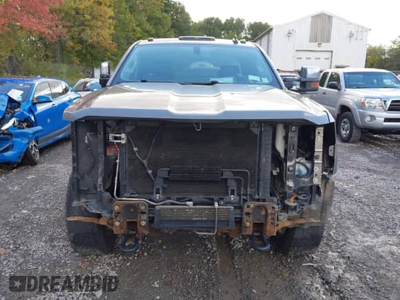 2017 Chevrolet Silverado 2500HD LTZ with VIN 1GC2KWEG4HZ192879, listed as a IAAI auction lot 43380040 with 98,324 mi miles and . Bid and sale history available at DreamBid. Image 12.