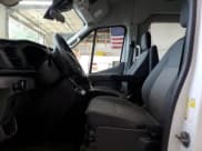 ✅ 2021 Ford Transit Passenger XL • VIN: 1FBAX2C83MKA31321 • Лот: 70137365. Опубликован ранее на Copart с пробегом 81 764 миль. Бесплатный доступ к архиву аукционных продаж из США и подробный отчёт об истории автомобиля на DreamBid. Изображение 7.