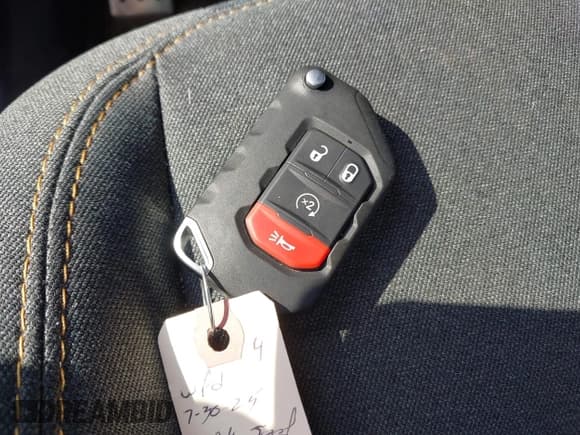 ✅ 2024 Jeep Wrangler Sport S • VIN: 1C4PJXDG5RW334658 • Lot: 42932305. Wystawiony na IAAI z przebiegiem 6 587 mil. Bezpłatny archiwum sprzedaży aukcyjnych z USA i szczegółowy raport historii pojazdu na DreamBid. Zdjęcie 11.