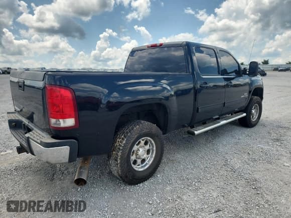 ✅ 2007 GMC Sierra 2500HD SLE1 • VIN: 1GTHK23697F529740 • Лот: 62552175. Опубликован ранее на Copart с пробегом Не указан. Бесплатный доступ к архиву аукционных продаж из США и подробный отчёт об истории автомобиля на DreamBid. Изображение 3.