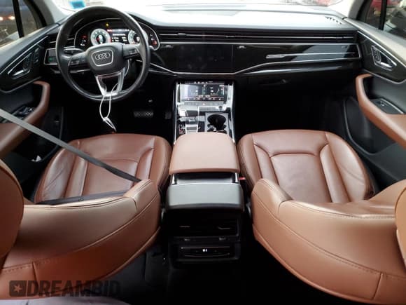 ✅ 2022 Audi Q7 Premium • VIN: WA1AJBF77ND002422 • Lot: 87069954. Wystawiony na Copart z przebiegiem 67 291 mil. Bezpłatny archiwum sprzedaży aukcyjnych z USA i szczegółowy raport historii pojazdu na DreamBid. Zdjęcie 8.