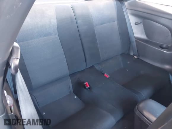 ✅ 2005 Toyota Celica GT • VIN: JTDDR32T550182074 • Lot: 42909650. Wystawiony na IAAI z przebiegiem 156 200 mil. Bezpłatny archiwum sprzedaży aukcyjnych z USA i szczegółowy raport historii pojazdu na DreamBid. Zdjęcie 8.