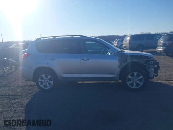 ✅ 2010 Toyota RAV4 Limited • VIN: 2T3DF4DV9AW048896 • Lot: 41691140. Listed on IAAI with 132,811 mi. Free auction sales archive from the USA and detailed vehicle history report at DreamBid. Image 14.