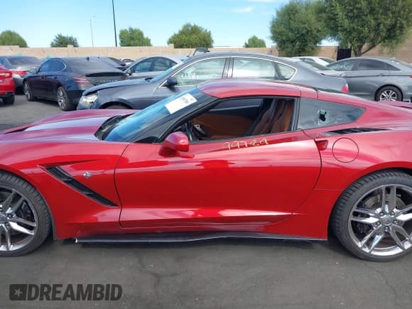 ✅ 2014 Chevrolet Corvette Z51 3LT • VIN: 1G1YM2D79E5104693 • Lot: 43599789. Wystawiony na IAAI z przebiegiem 31 077 mil. Bezpłatny archiwum sprzedaży aukcyjnych z USA i szczegółowy raport historii pojazdu na DreamBid. Zdjęcie 14.