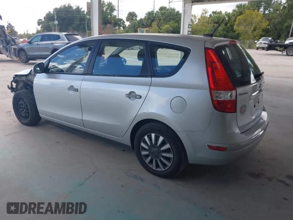 ✅ 2010 Hyundai Elantra GLS • VIN: KMHDB8AE0AU066848 • Lot: 43438653. Listed on IAAI with 100,035 mi. Free auction sales archive from the USA and detailed vehicle history report at DreamBid. Image 3.