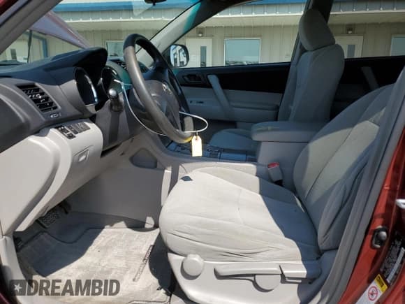 ✅ 2010 Toyota Highlander • VIN: 5TDZA3EH4AS001946 • Lot: 81304025. Wystawiony na Copart z przebiegiem 301 321 mil. Bezpłatny archiwum sprzedaży aukcyjnych z USA i szczegółowy raport historii pojazdu na DreamBid. Zdjęcie 7.