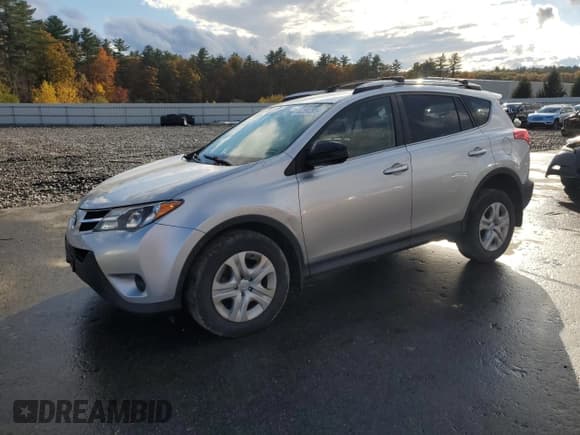 ✅ 2015 Toyota RAV4 LE • VIN: JTMBFREV5FD144385 • Лот: 82596505. Опубликован ранее на Copart с пробегом 113 821 миль. Бесплатный доступ к архиву аукционных продаж из США и подробный отчёт об истории автомобиля на DreamBid. Изображение 1.