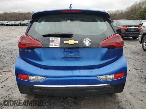 2020 Chevrolet Bolt EV LT z VIN 1G1FY6S07L4143892, wystawiony jako Copart lot #49431684 z przebiegiem 49 287 mil mil oraz . Historia ofert i sprzedaży dostępna na DreamBid. Obrazek 6.