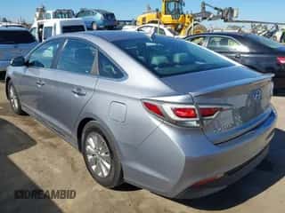 2017 Hyundai Sonata SE с VIN KMHE24L16HA043769, выставлен на аукционе IAAI как лот 43041061 с пробегом 105 639 миль миль и . История ставок и продаж доступна на DreamBid. Изображение 3.