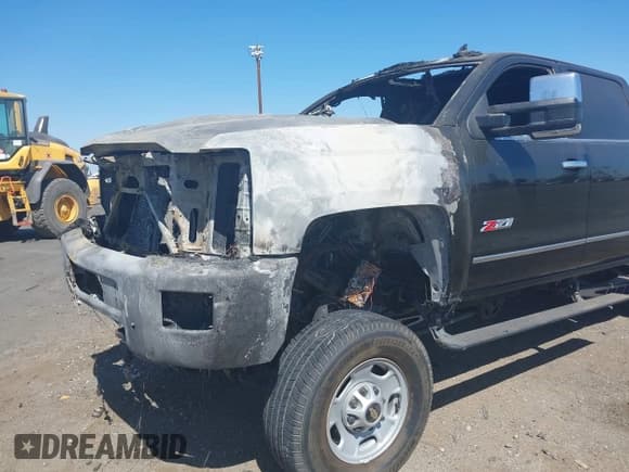✅ 2016 Chevrolet Silverado 2500HD LTZ • VIN: 1GC1KWE87GF227676 • Lot: 42489389. Listed on IAAI with Not provided. Free auction sales archive from the USA and detailed vehicle history report at DreamBid. Image 12.