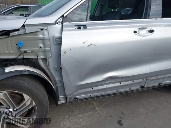 ✅ 2023 Hyundai Santa Fe SEL • VIN: 5NMS3DAJ0PH592055 • Lot: 43742005. Wystawiony na IAAI z przebiegiem 43 790 mil. Bezpłatny archiwum sprzedaży aukcyjnych z USA i szczegółowy raport historii pojazdu na DreamBid. Zdjęcie 18.