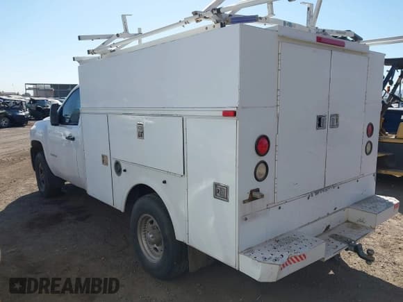 ✅ 2010 Chevrolet Silverado 2500HD • VIN: 1GB3KVBK5AF153253 • Lot: 42129825. Wystawiony na IAAI z przebiegiem 302 599 mil. Bezpłatny archiwum sprzedaży aukcyjnych z USA i szczegółowy raport historii pojazdu na DreamBid. Zdjęcie 3.