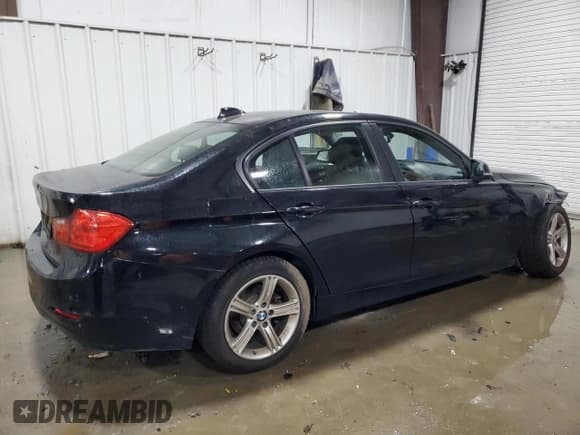 ✅ 2015 BMW 3 Series 328i xDrive • VIN: WBA3B5G56FNS13355 • Лот: 82417425. Опубликован ранее на Copart с пробегом 121 175 миль. Бесплатный доступ к архиву аукционных продаж из США и подробный отчёт об истории автомобиля на DreamBid. Изображение 3.
