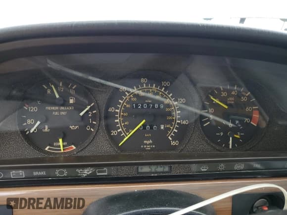 ✅ 1990 Mercedes-Benz 300 SE • VIN: WDBCA24D8LA508779 • Лот: 90486405. Опубликован ранее на Copart с пробегом 120 789 миль. Бесплатный доступ к архиву аукционных продаж из США и подробный отчёт об истории автомобиля на DreamBid. Изображение 9.