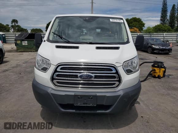 ✅ 2017 Ford Transit XL • VIN: 1FBZX2ZMXHKB12894 • Lot: 66278195. Wystawiony na Copart z przebiegiem 75 199 mil. Bezpłatny archiwum sprzedaży aukcyjnych z USA i szczegółowy raport historii pojazdu na DreamBid. Zdjęcie 5.
