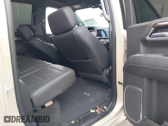 ✅ 2022 Chevrolet Silverado 1500 LT Trail Boss • VIN: 3GCUDFED4NG518510 • Lot: 41190719. Wystawiony na IAAI z przebiegiem 42 517 mil. Bezpłatny archiwum sprzedaży aukcyjnych z USA i szczegółowy raport historii pojazdu na DreamBid. Zdjęcie 8.