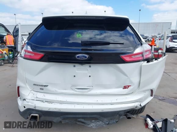 ✅ 2020 Ford Edge ST • VIN: 2FMPK4AP2LBA96000 • Lot: 42023201. Wystawiony na IAAI z przebiegiem 51 417 mil. Bezpłatny archiwum sprzedaży aukcyjnych z USA i szczegółowy raport historii pojazdu na DreamBid. Zdjęcie 17.
