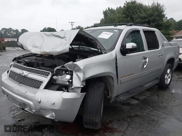 ✅ 2013 Chevrolet Avalanche LS • VIN: 3GNMCEE05DG377401 • Lot: 42789451. Listed on IAAI with 48,512 mi. Free auction sales archive from the USA and detailed vehicle history report at DreamBid. Image 2.