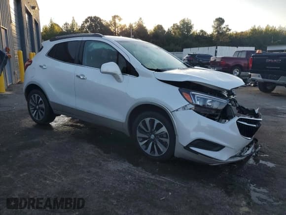 ✅ 2021 Buick Encore Preferred • VIN: KL4CJASBXMB301183 • Lot: 84872665. Wystawiony na Copart z przebiegiem 82 346 mil. Bezpłatny archiwum sprzedaży aukcyjnych z USA i szczegółowy raport historii pojazdu na DreamBid. Zdjęcie 4.