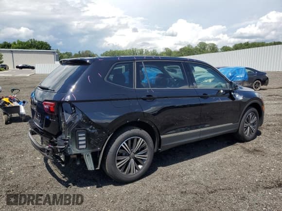 ✅ 2024 Volkswagen Tiguan Wolfsburg Edition • VIN: 3VVAB7AX2RM229276 • Lot: 60845445. Listed on Copart with 859 mi. Free auction sales archive from the USA and detailed vehicle history report at DreamBid. Image 3.