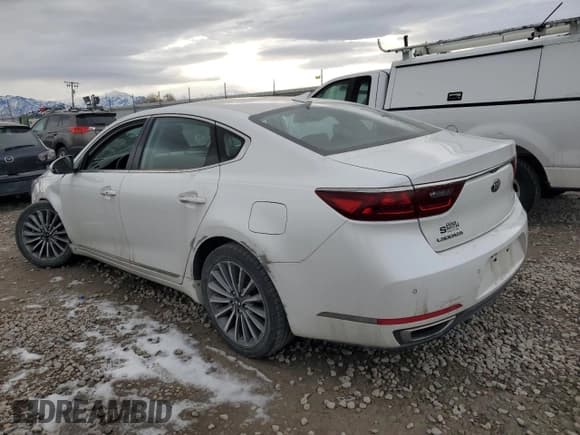 ✅ 2019 Kia Cadenza Premium • VIN: KNALB4J18K5167506 • Lot: 84841834. Listed on Copart with 71,989 mi. Free auction sales archive from the USA and detailed vehicle history report at DreamBid. Image 2.