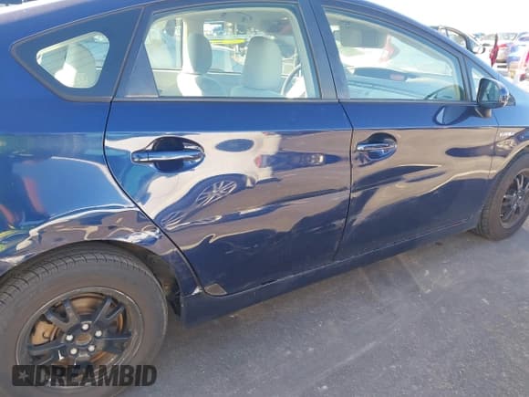 ✅ 2013 Toyota Prius Three • VIN: JTDKN3DUXD0340187 • Lot: 43539308. Wystawiony na IAAI z przebiegiem 159 496 mil. Bezpłatny archiwum sprzedaży aukcyjnych z USA i szczegółowy raport historii pojazdu na DreamBid. Zdjęcie 6.