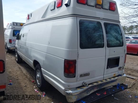 ✅ 2014 Ford Econoline Cargo Commercial • VIN: 1FDSS3EL2EDB14925 • Lot: 42091345. Wystawiony na IAAI z przebiegiem 191 903 mil. Bezpłatny archiwum sprzedaży aukcyjnych z USA i szczegółowy raport historii pojazdu na DreamBid. Zdjęcie 3.