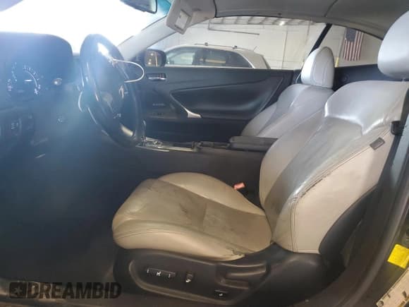 ✅ 2012 Lexus IS 250 C • VIN: JTHFF2C25C2525029 • Lot: 69102515. Wystawiony na Copart z przebiegiem 199 565 mil. Bezpłatny archiwum sprzedaży aukcyjnych z USA i szczegółowy raport historii pojazdu na DreamBid. Zdjęcie 7.