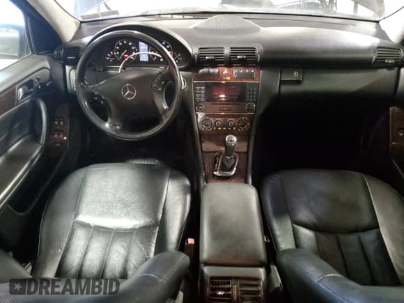 ✅ 2005 Mercedes-Benz C 320 • VIN: WDBRF84J95F612515 • Lot: 52577735. Listed on Copart with 195,477 mi. Free auction sales archive from the USA and detailed vehicle history report at DreamBid. Image 8.