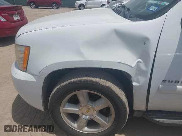 ✅ 2007 Chevrolet Suburban LTZ • VIN: 3GNFC16J47G100560 • Lot: 42432799. Listed on IAAI with 233,595 mi. Free auction sales archive from the USA and detailed vehicle history report at DreamBid. Image 12.