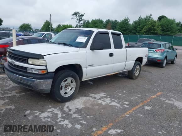 ✅ 2000 Chevrolet Silverado 1500 LS • VIN: 2GCEK19V7Y1398845 • Lot: 42609757. Wystawiony na IAAI z przebiegiem 248 417 mil mil. Skorzystaj z bezpłatnego archiwum sprzedaży aukcyjnych z USA i zobacz szczegółowy raport historii pojazdu na DreamBid. Zdjęcie 2.