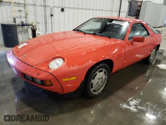 ✅ 1983 Porsche 928 • VIN: WP0JB0929DS860721 • Lot: 85290544. Listed on Copart with 143,702 mi. Free auction sales archive from the USA and detailed vehicle history report at DreamBid. Image 1.