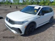 ✅ 2023 Volkswagen Tiguan SE R-Line Black • VIN: 3VVCB7AX9PM042025 • Lot: 41913943. Wystawiony na IAAI z przebiegiem 114 097 mil. Bezpłatny archiwum sprzedaży aukcyjnych z USA i szczegółowy raport historii pojazdu na DreamBid. Zdjęcie 2.