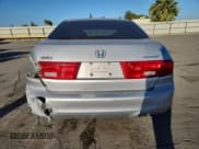 ✅ 2005 Honda Accord EX • VIN: 1HGCM56715A054526 • Лот: 82297335. Опубликован ранее на Copart с пробегом 231 823 миль. Бесплатный доступ к архиву аукционных продаж из США и подробный отчёт об истории автомобиля на DreamBid. Изображение 6.