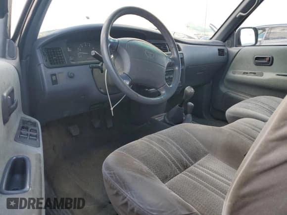 ✅ 1997 Toyota T100 SR5 • VIN: JT4UN24D2V0041751 • Lot: 65331475. Wystawiony na Copart z przebiegiem 190 931 mil. Bezpłatny archiwum sprzedaży aukcyjnych z USA i szczegółowy raport historii pojazdu na DreamBid. Zdjęcie 8.